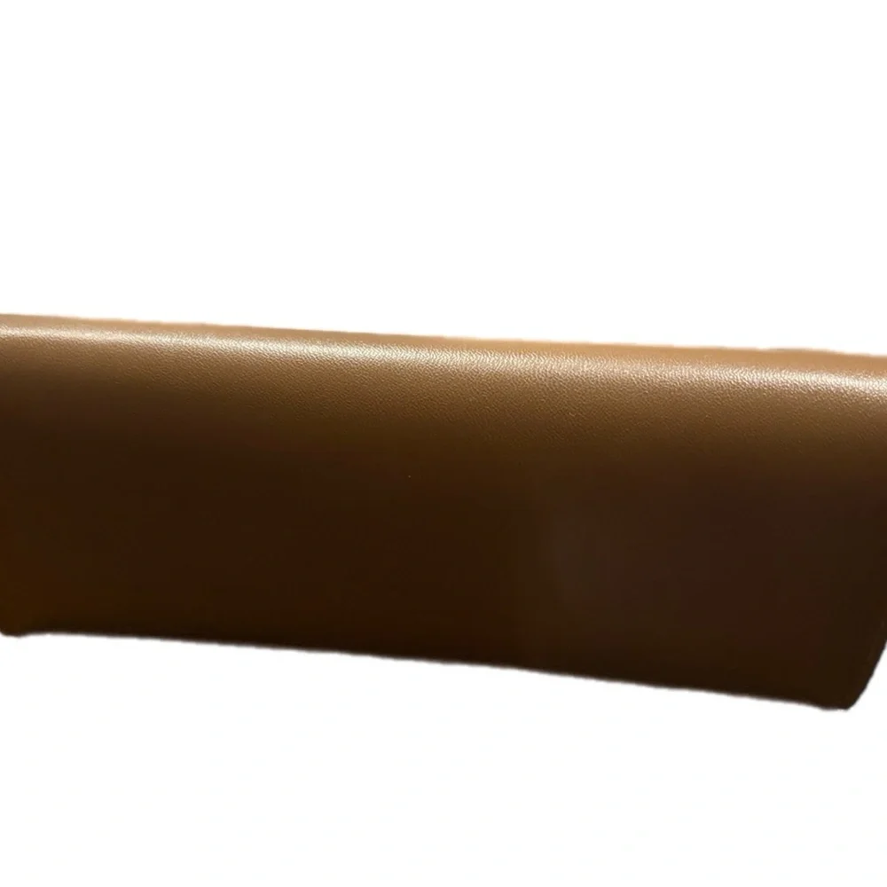 Burberry Tan Sunglasses Case‎